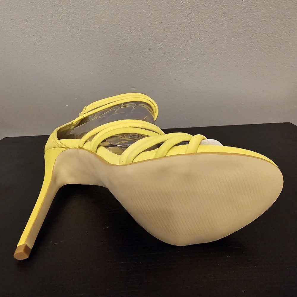 Steve Madden Santi 7½ Yellow Nubuck Sandal - Picture 3 of 3